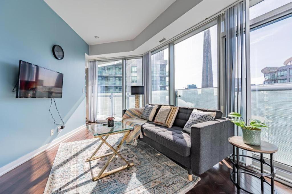 Downtown Suites Toronto Exterior photo